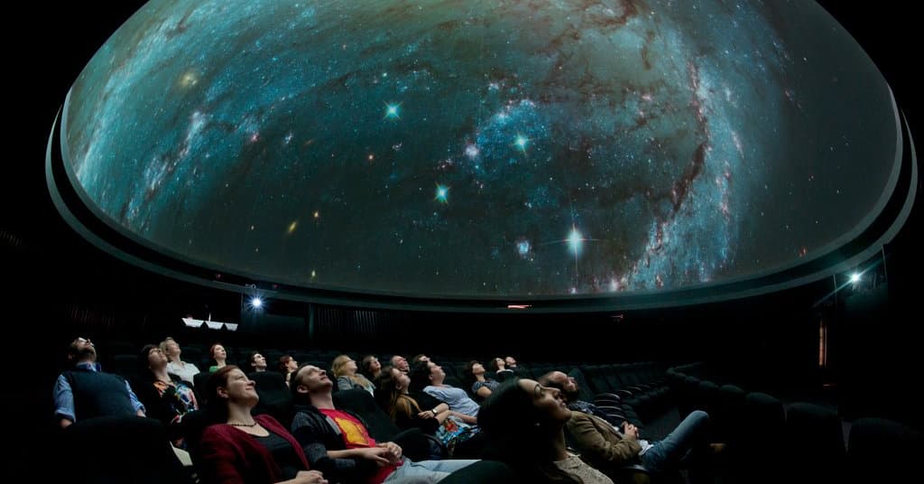 The dome LED screen application of Bogota Planetarium
